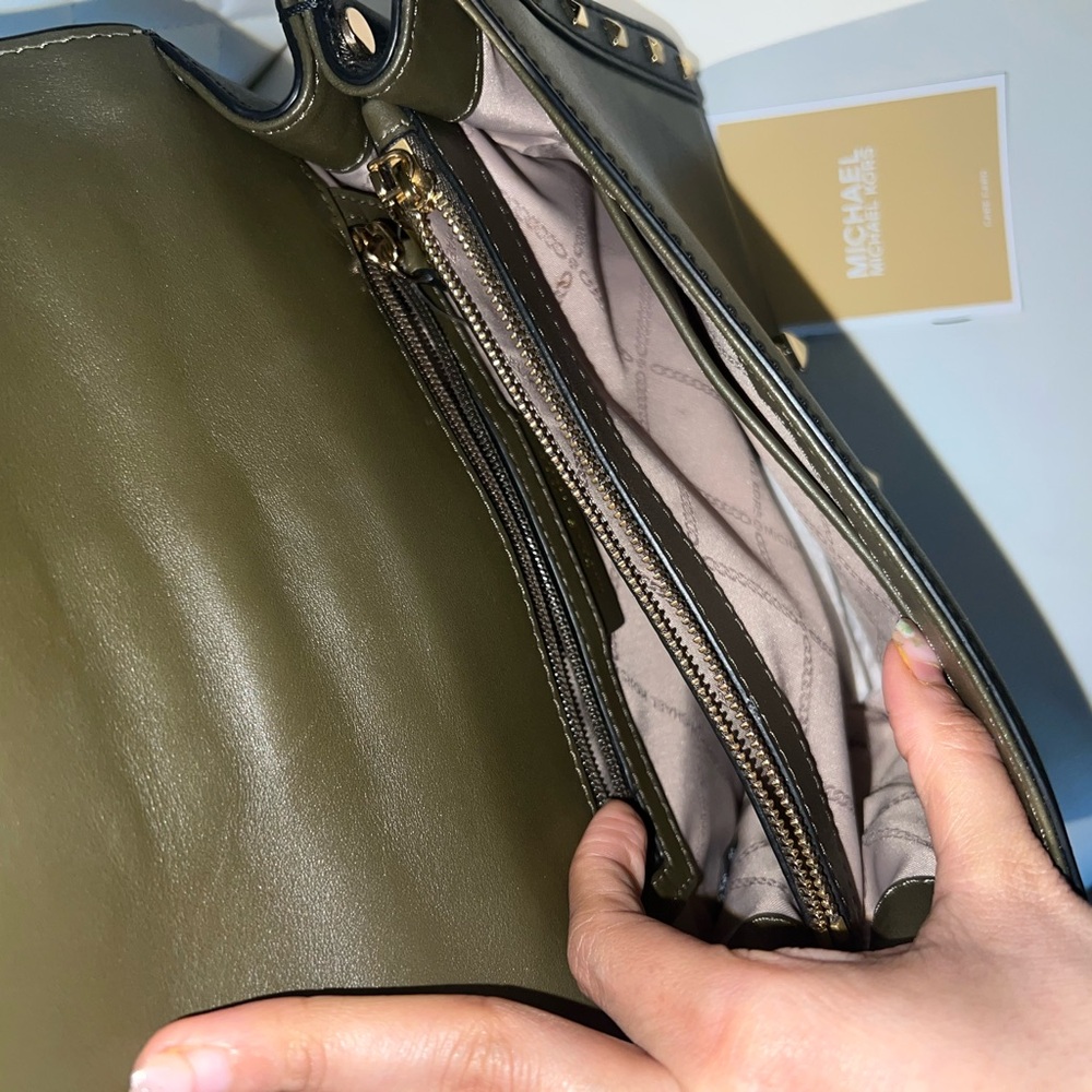 Michael Kors Black and White Crossbody Bag with Geometric Flap - Picture 5 of 6